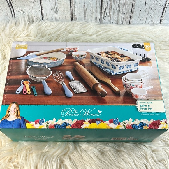 The Pioneer Woman Brilliant Blooms Bake & Prep Set